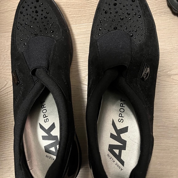 Black Anne Klein Sport Wedge with jeweled shoe top size 8 - Picture 1 of 6